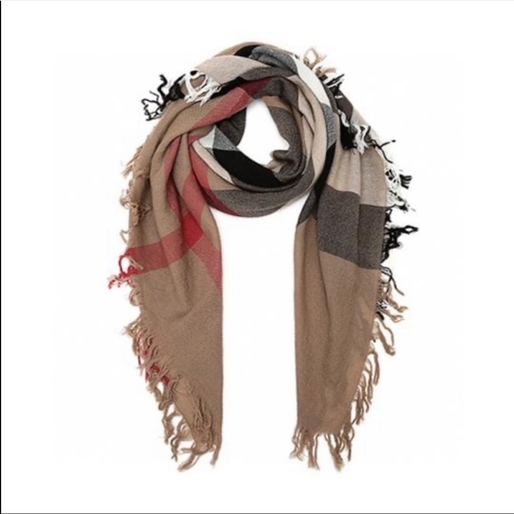 NWOT Burberry Fringe Scarf - Picture 2 of 10